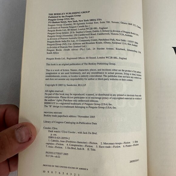 Dark Watch Clive Cussler & Jack Du Brul 2005 Paperback Oregon Files Novel - Picture 3 of 3